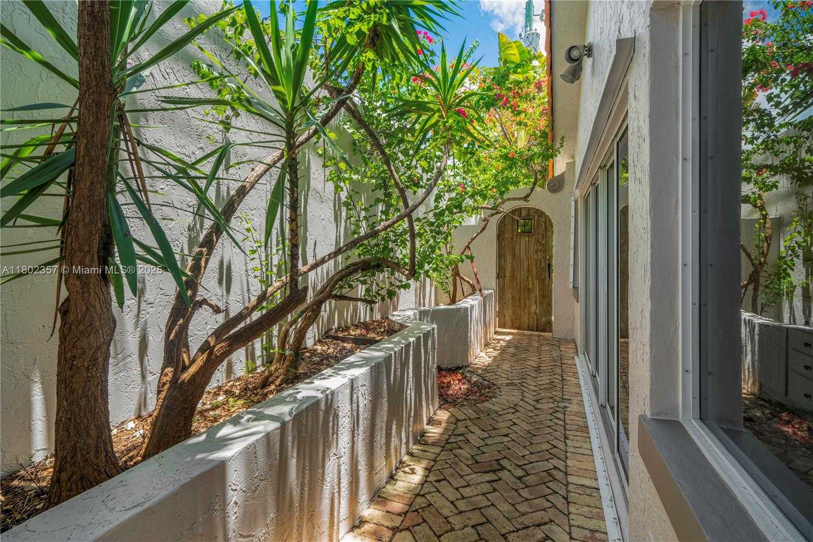 Small Image of 1765 WA KEE NA DR, Miami Number 20