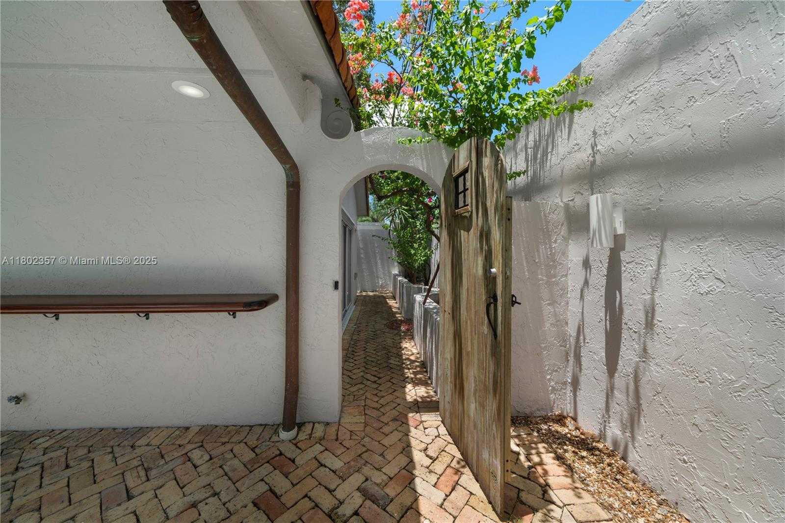 Small Image of 1765 WA KEE NA DR, Miami Number 28
