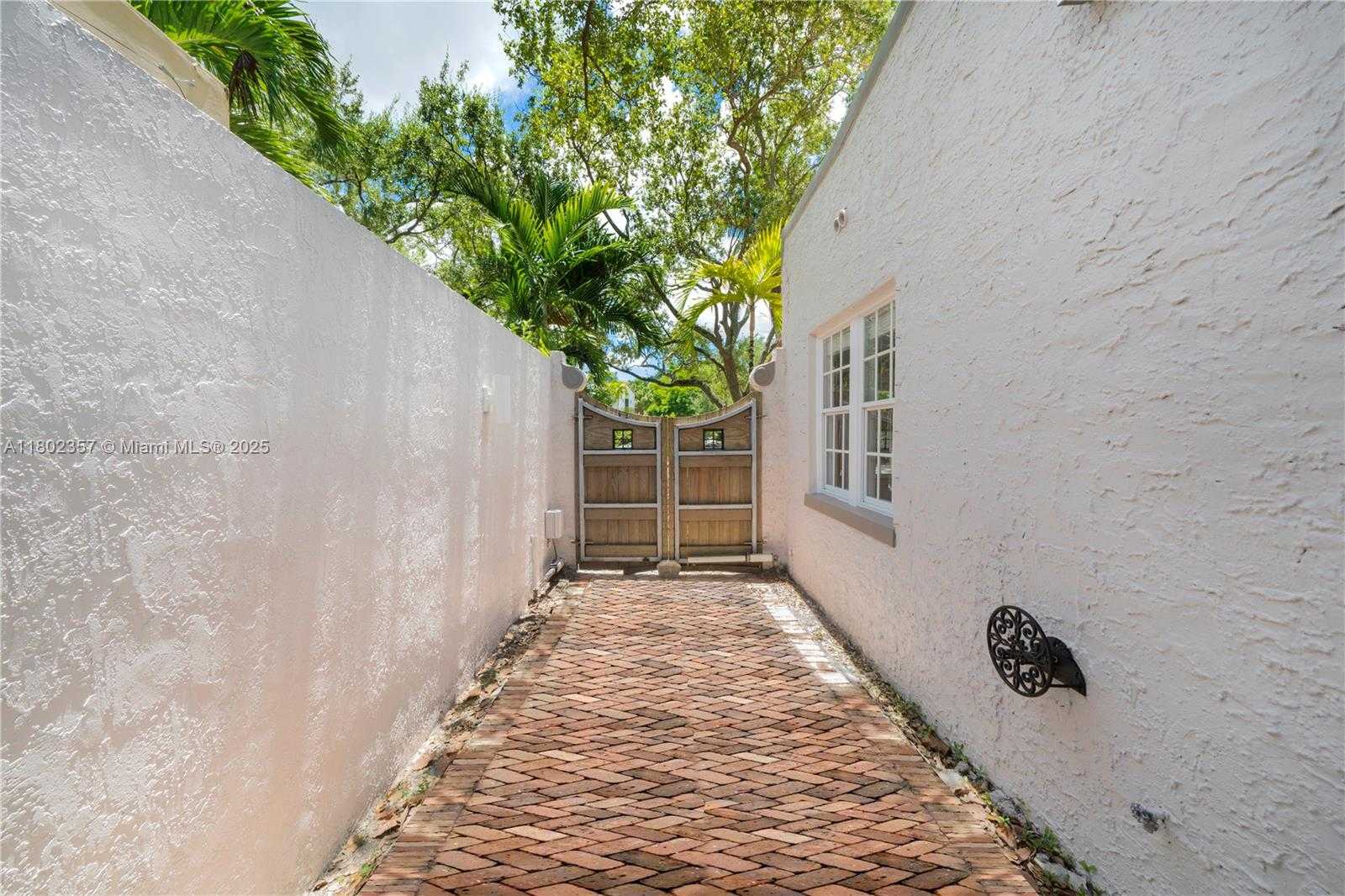 Small Image of 1765 WA KEE NA DR, Miami Number 29
