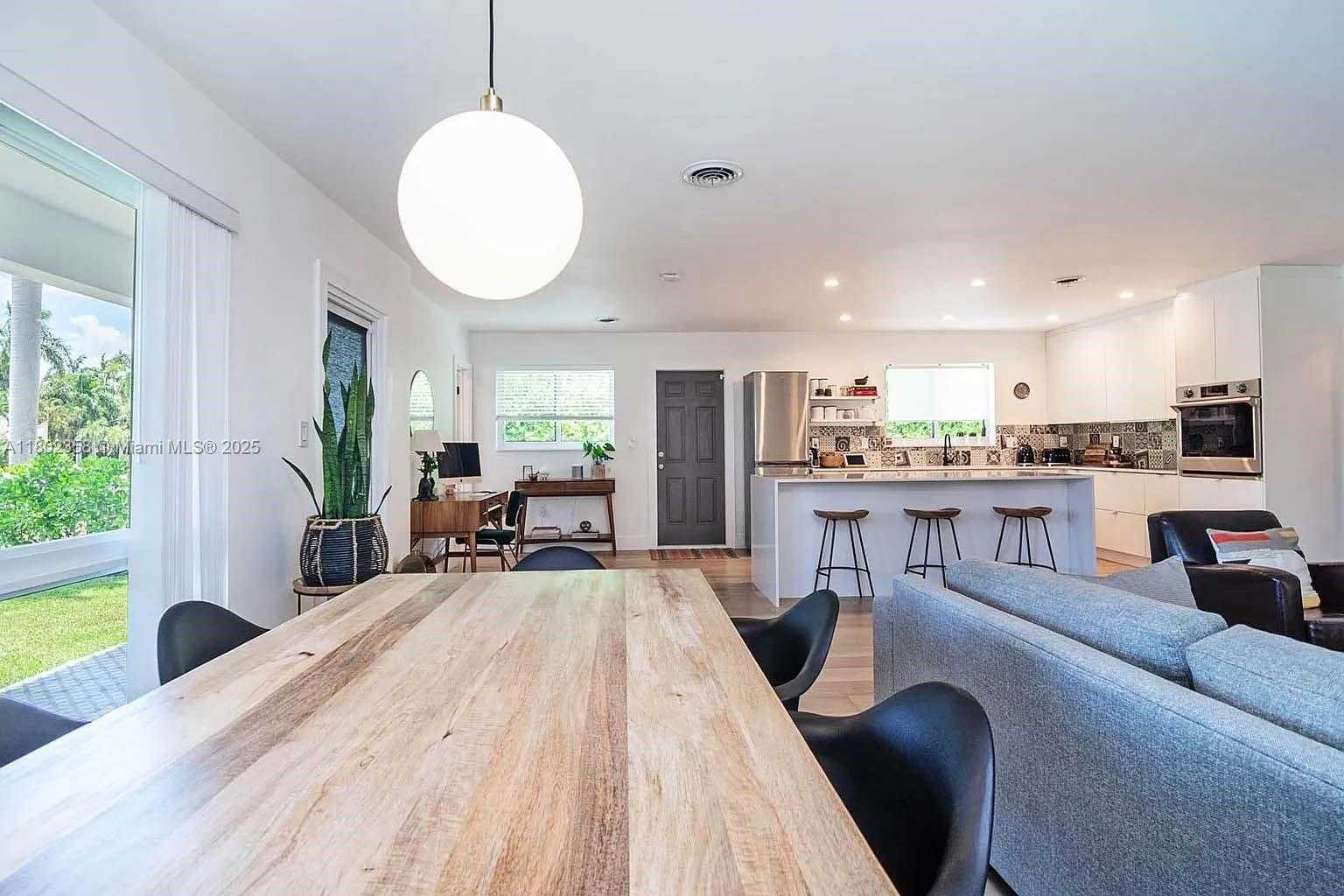 Small Image of 1439 HOLLYWOOD BLVD, Hollywood Number 17