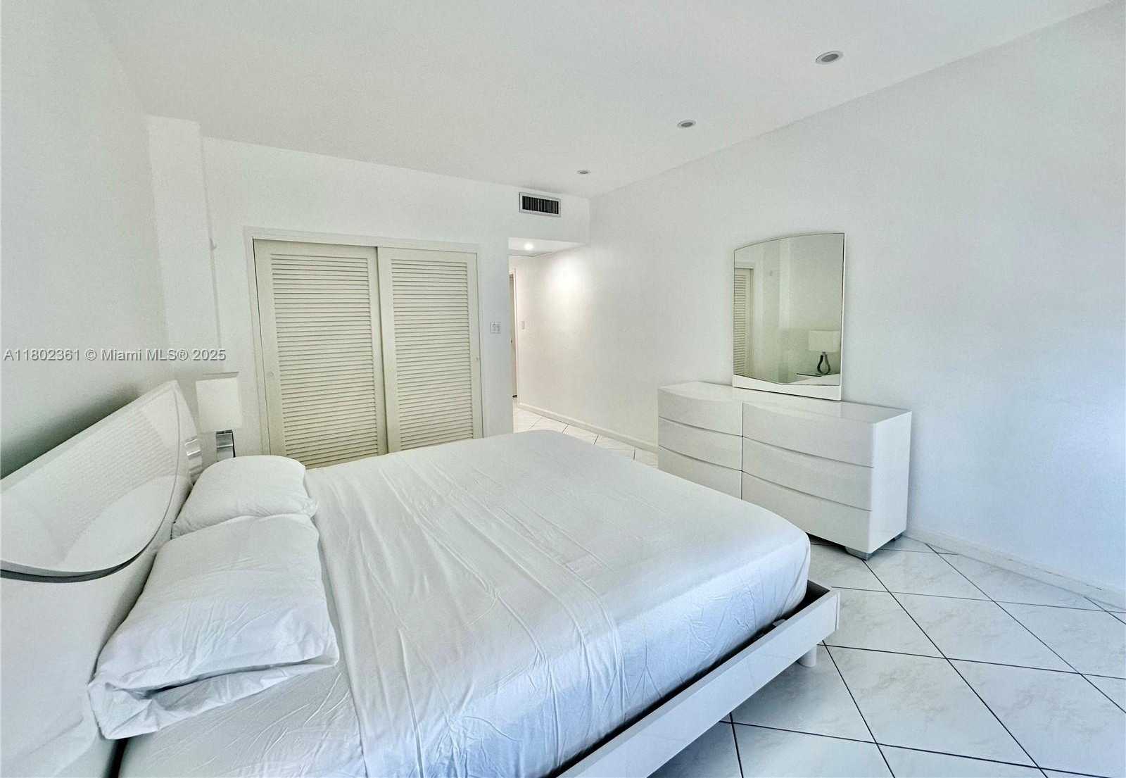 Small Image of 4747 COLLINS AVE #407, Miami Beach Number 12