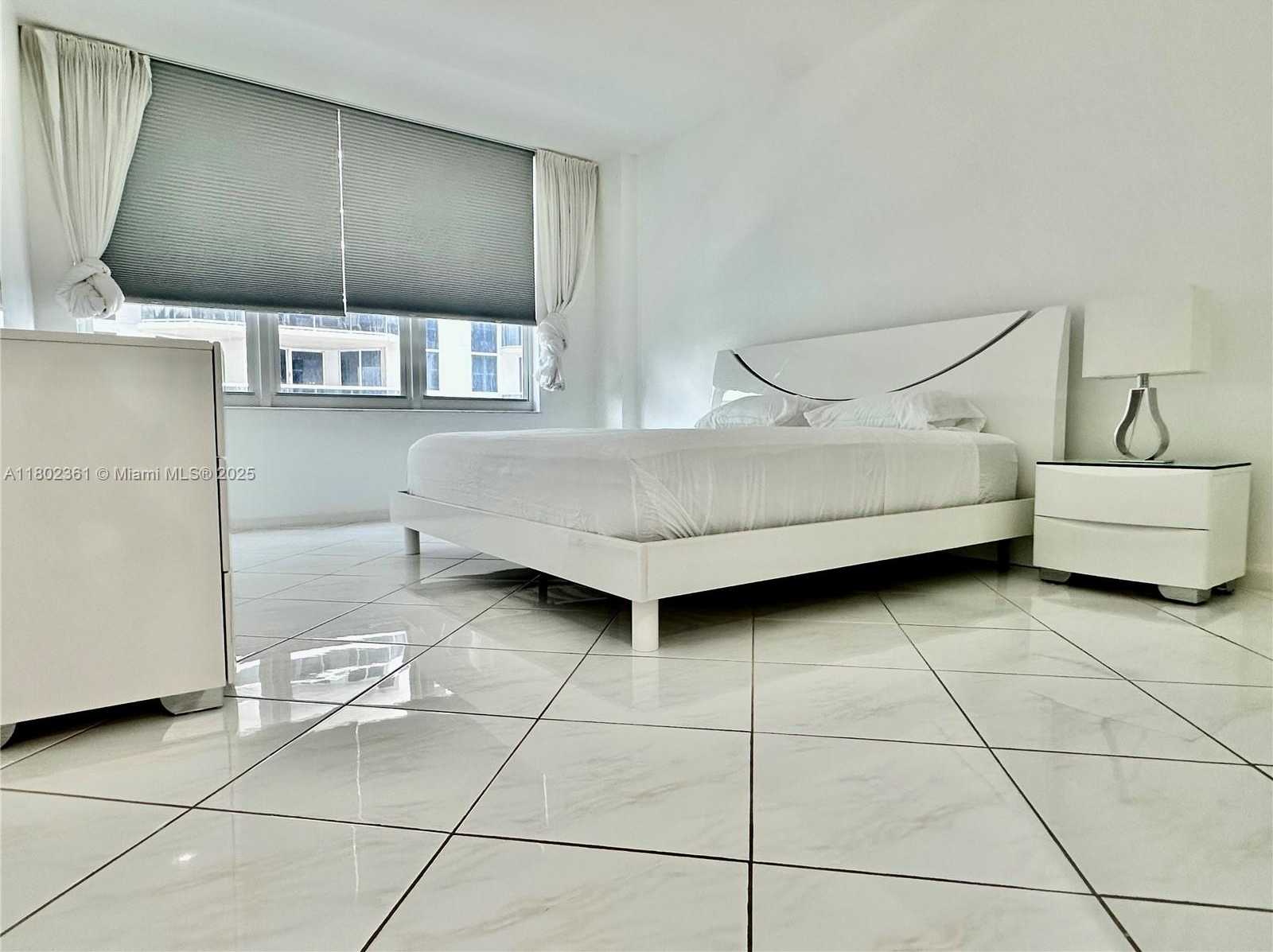 Small Image of 4747 COLLINS AVE #407, Miami Beach Number 13