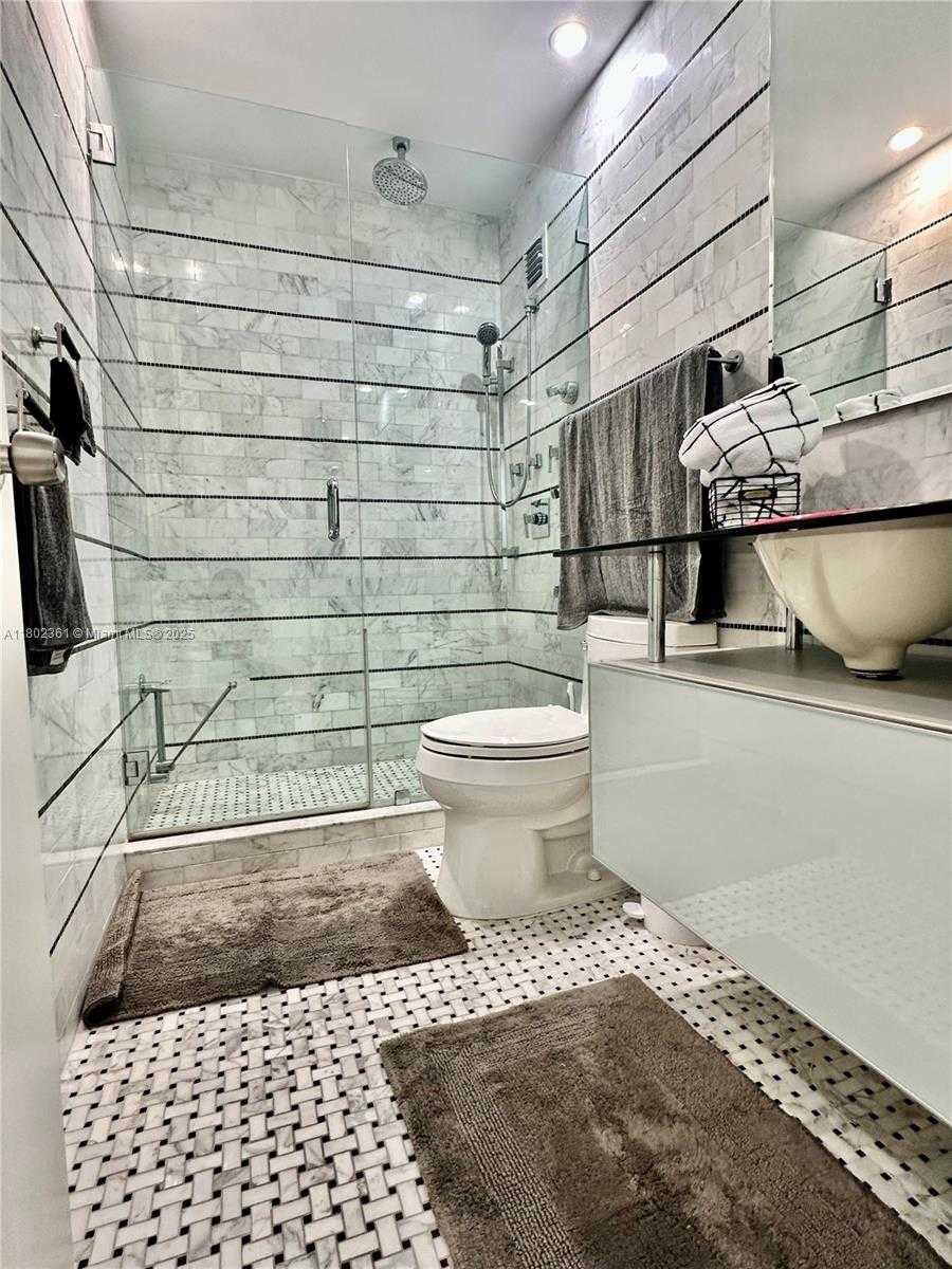 Small Image of 4747 COLLINS AVE #407, Miami Beach Number 17