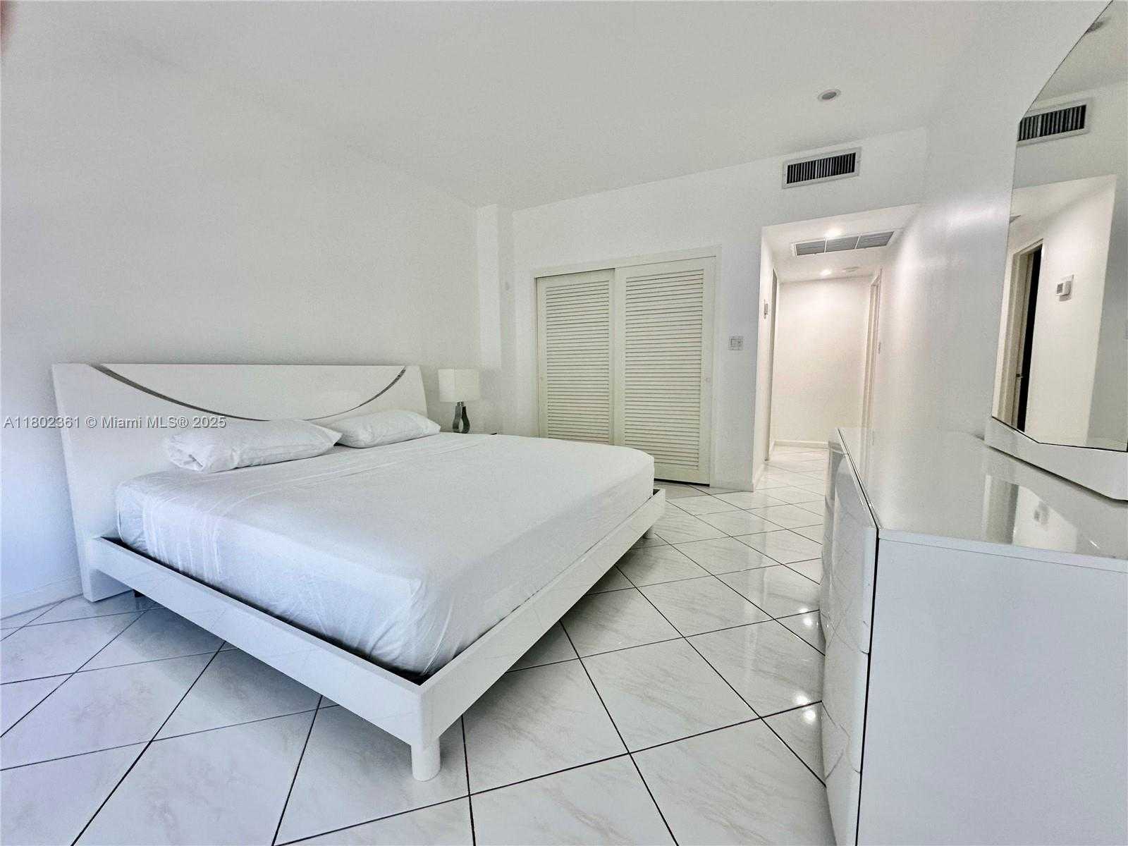 Small Image of 4747 COLLINS AVE #407, Miami Beach Number 18