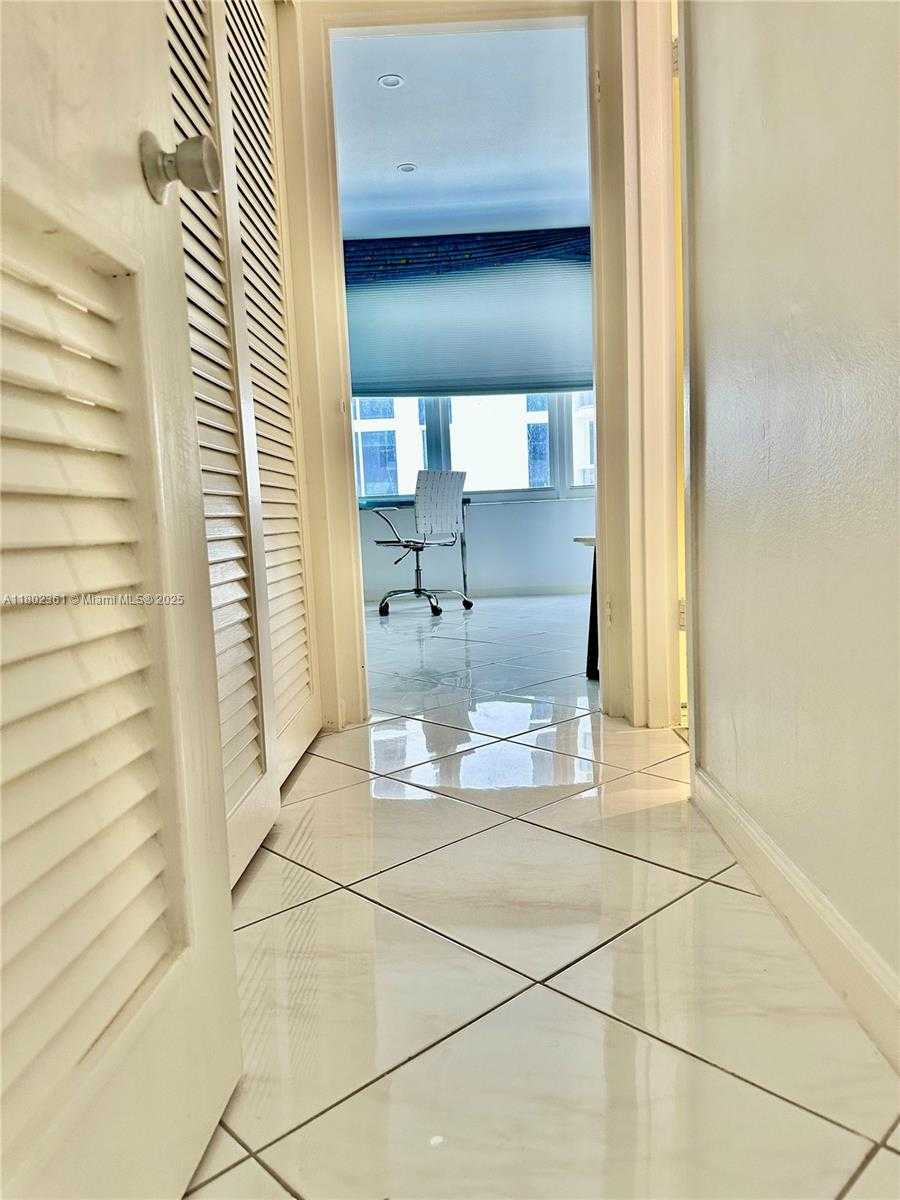 Small Image of 4747 COLLINS AVE #407, Miami Beach Number 21