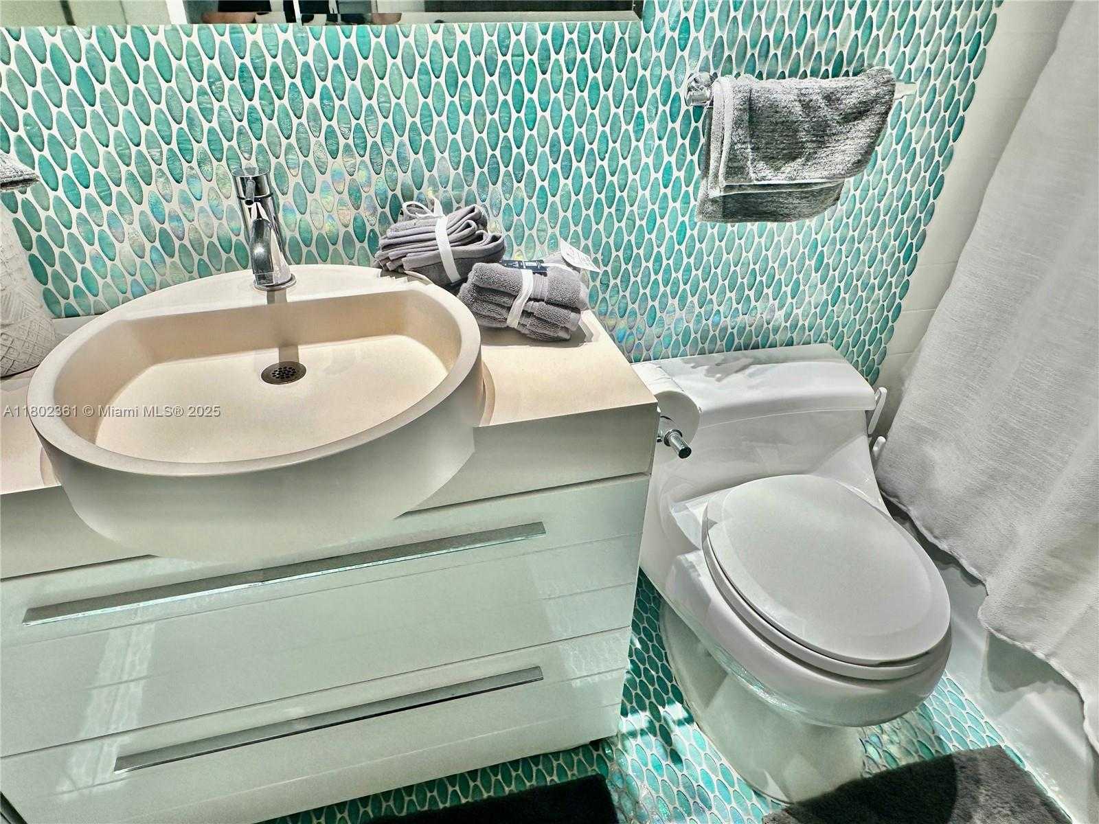 Small Image of 4747 COLLINS AVE #407, Miami Beach Number 22