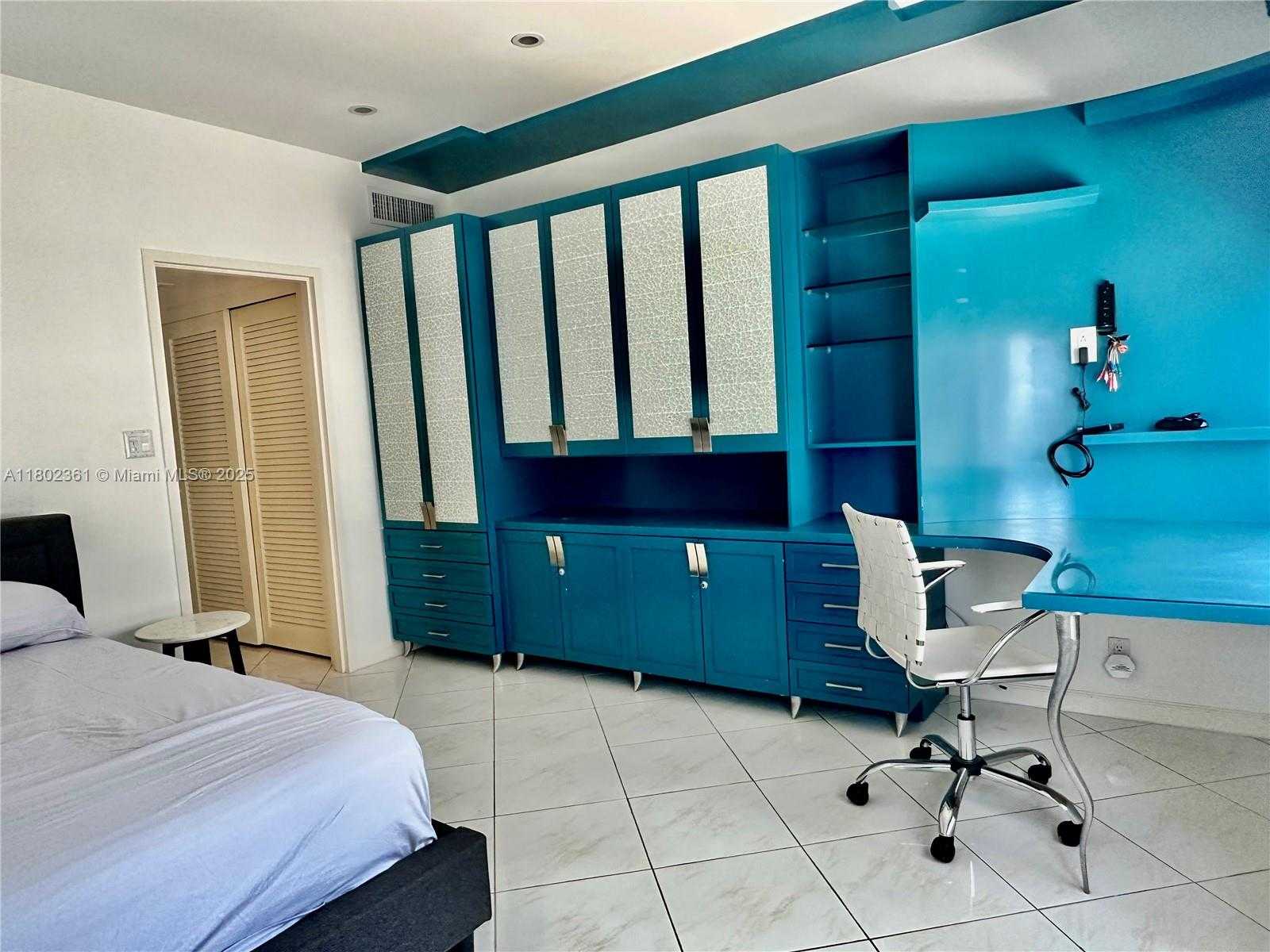Small Image of 4747 COLLINS AVE #407, Miami Beach Number 26