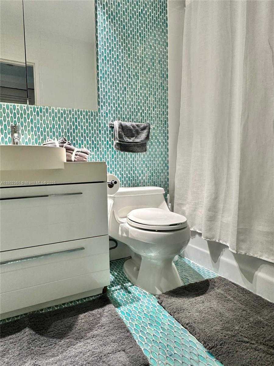 Small Image of 4747 COLLINS AVE #407, Miami Beach Number 28