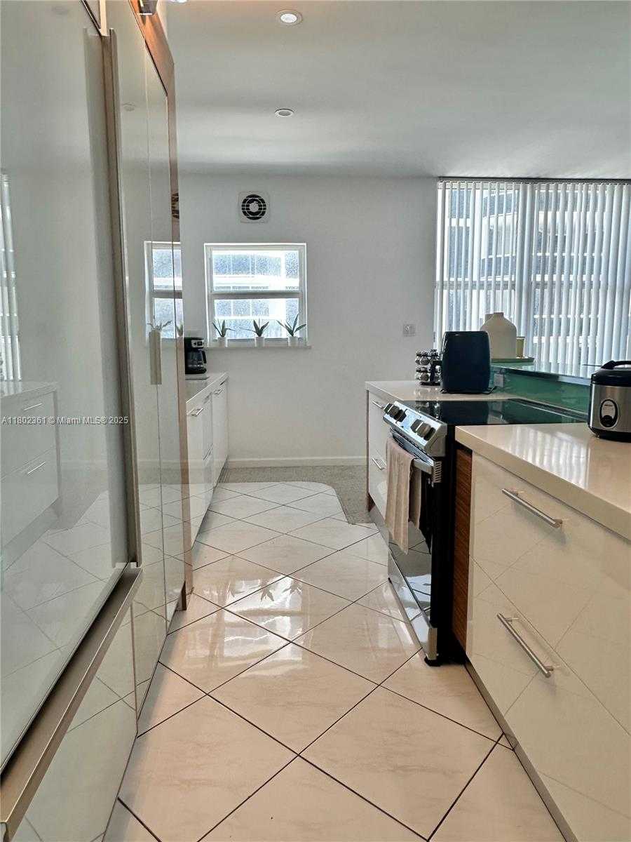 Small Image of 4747 COLLINS AVE #407, Miami Beach Number 30