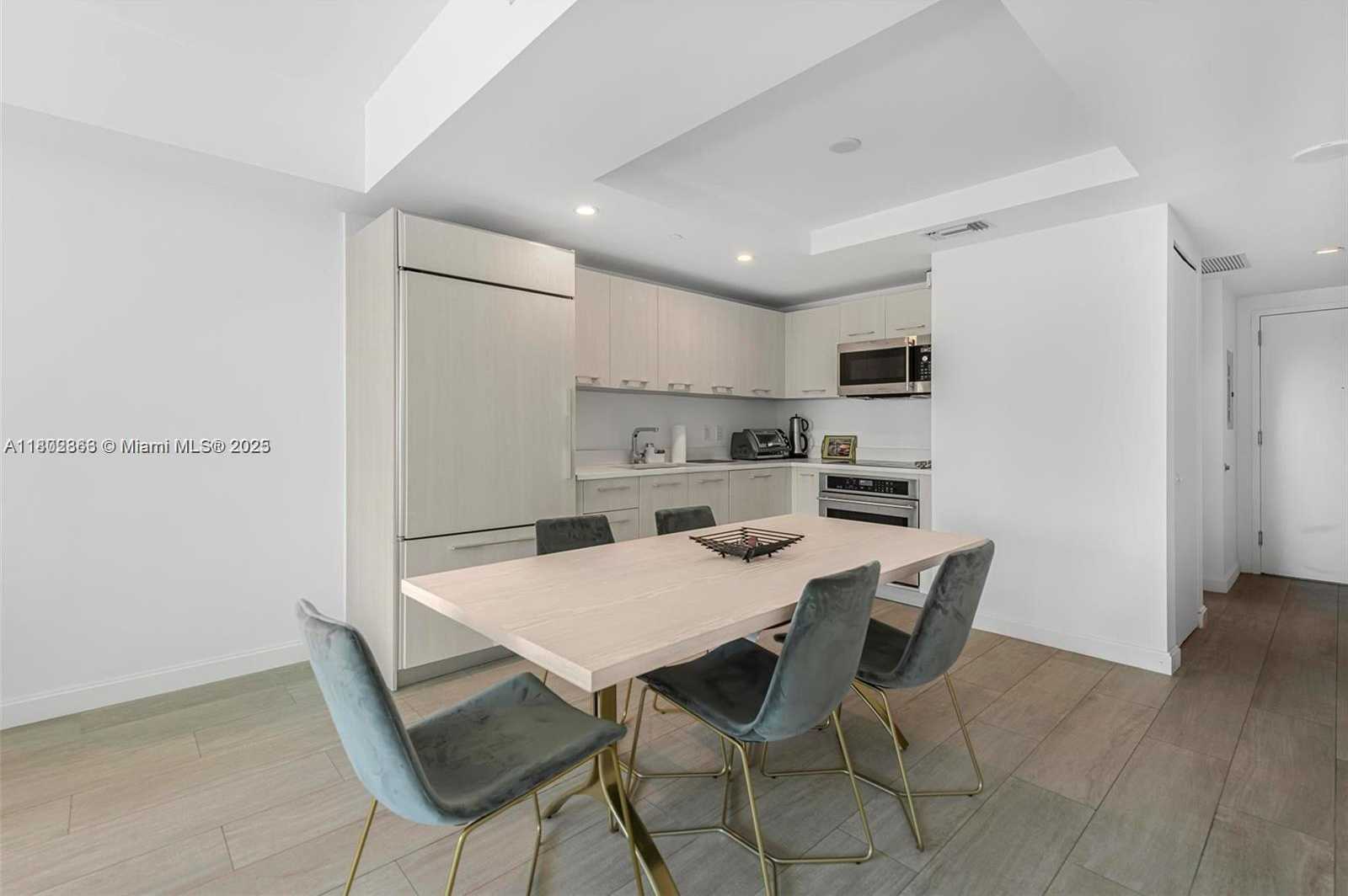 Small Image of 45 SOUTH WEST 9TH ST #2605, Miami Number 10