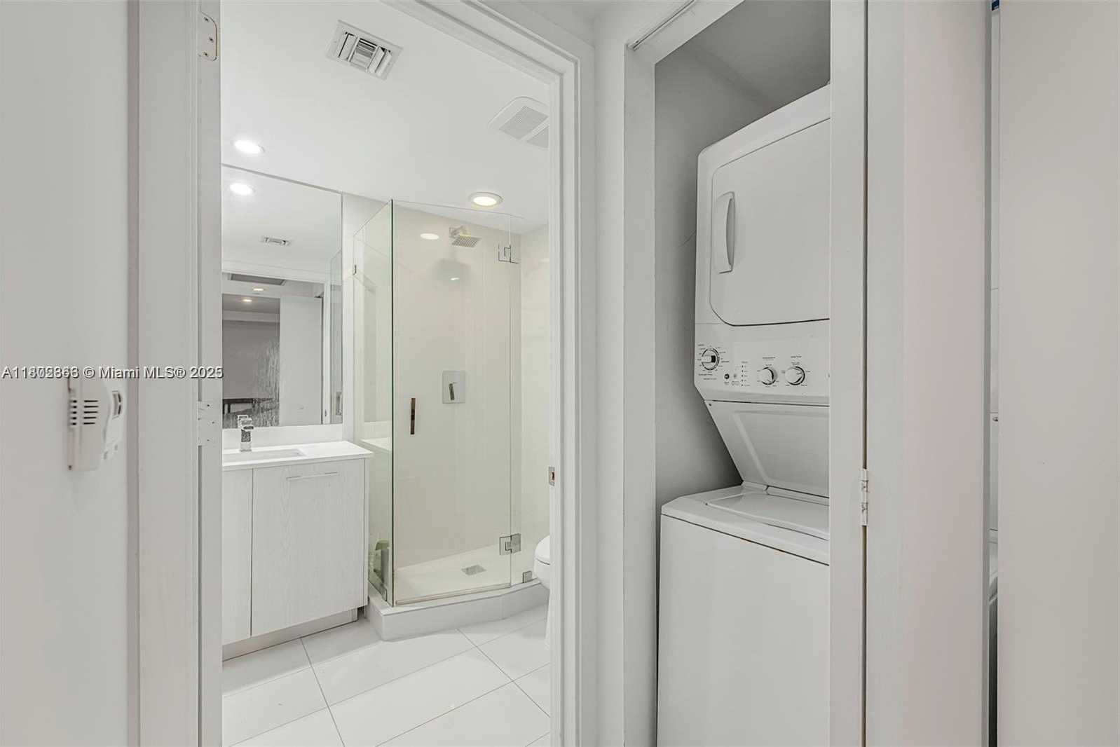 Small Image of 45 SOUTH WEST 9TH ST #2605, Miami Number 15
