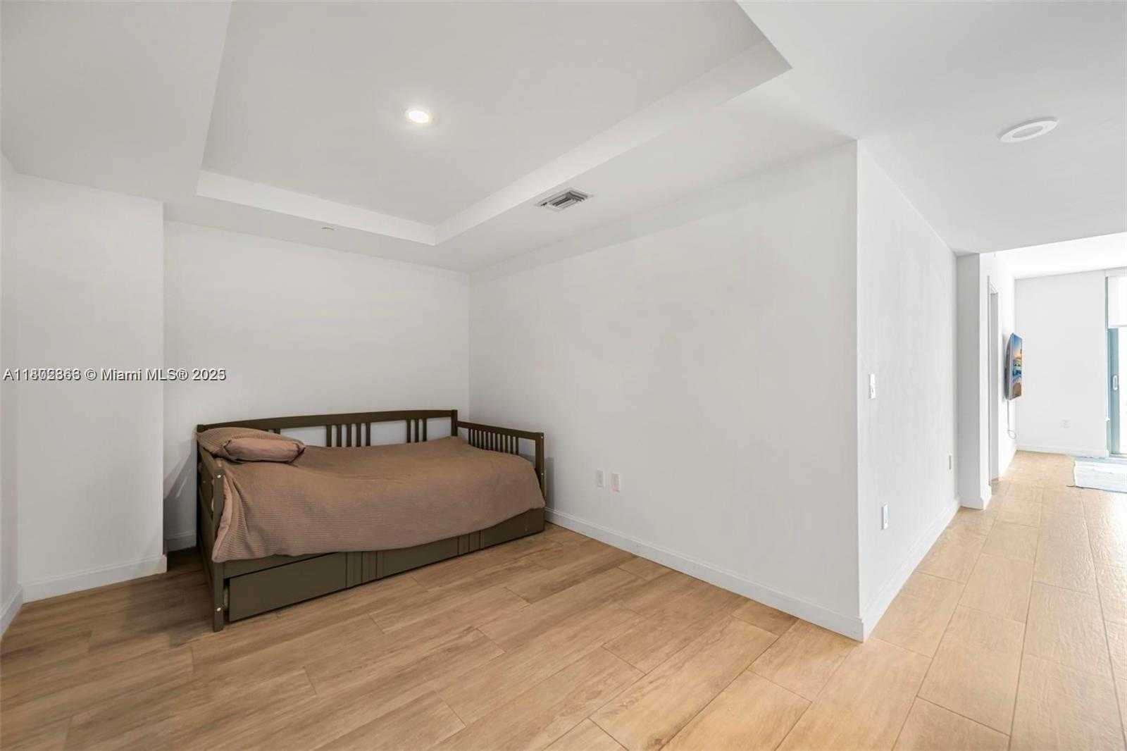 Small Image of 45 SOUTH WEST 9TH ST #2605, Miami Number 4