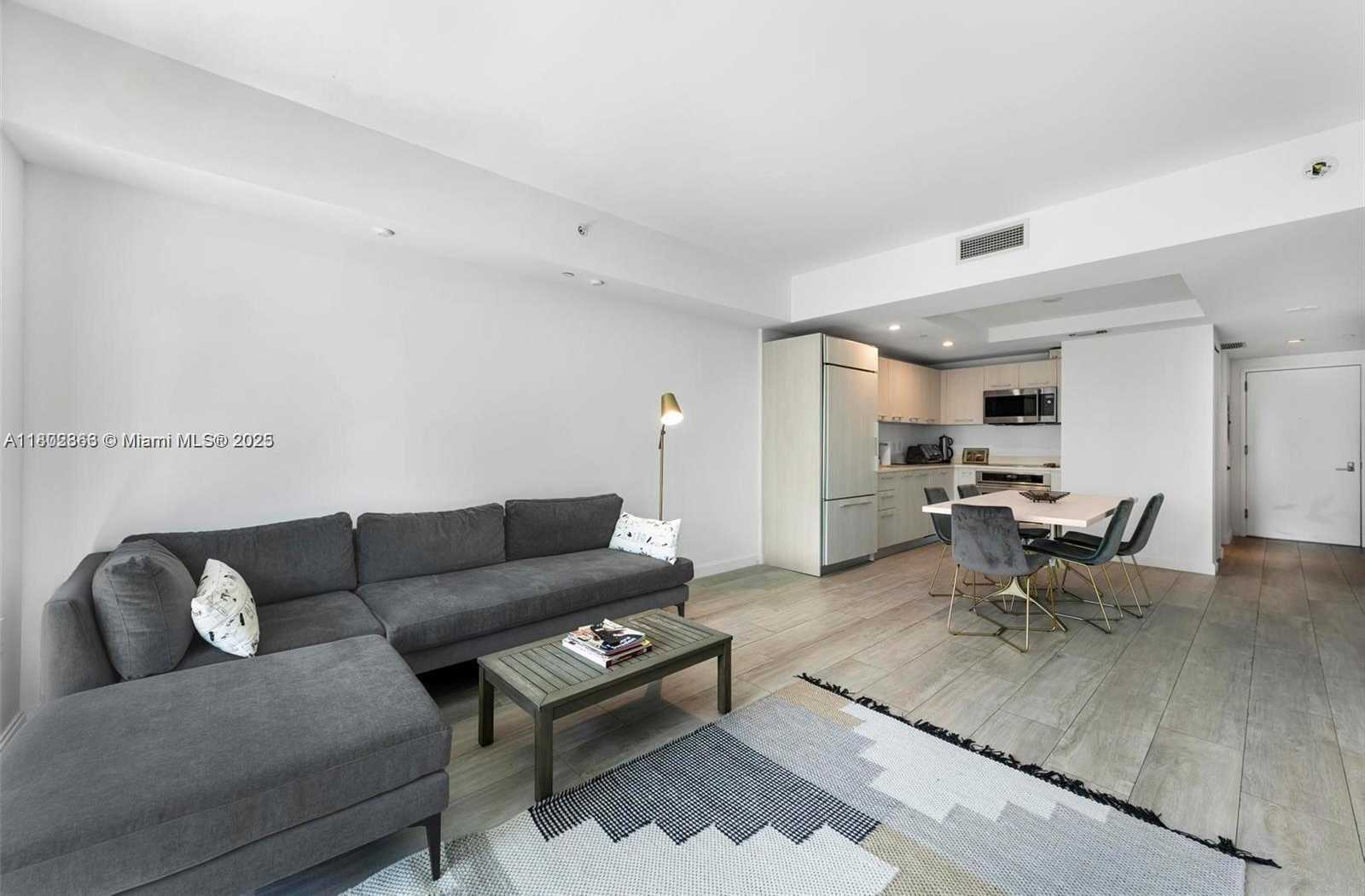 Small Image of 45 SOUTH WEST 9TH ST #2605, Miami Number 7