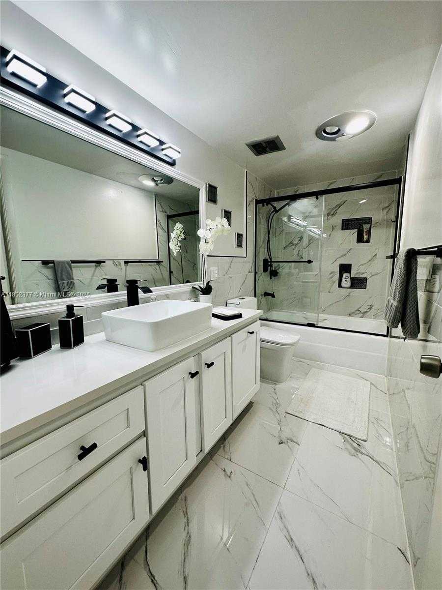 Small Image of 1501 SOUTH OCEAN DR #306, Hollywood Number 9
