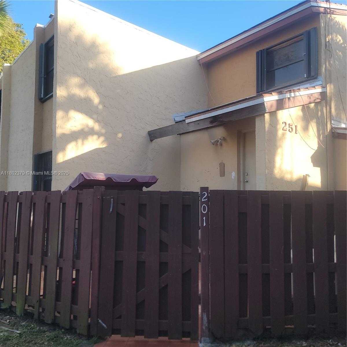 Small Image of 261 WEST PARK DR #6-201, Miami Number 2
