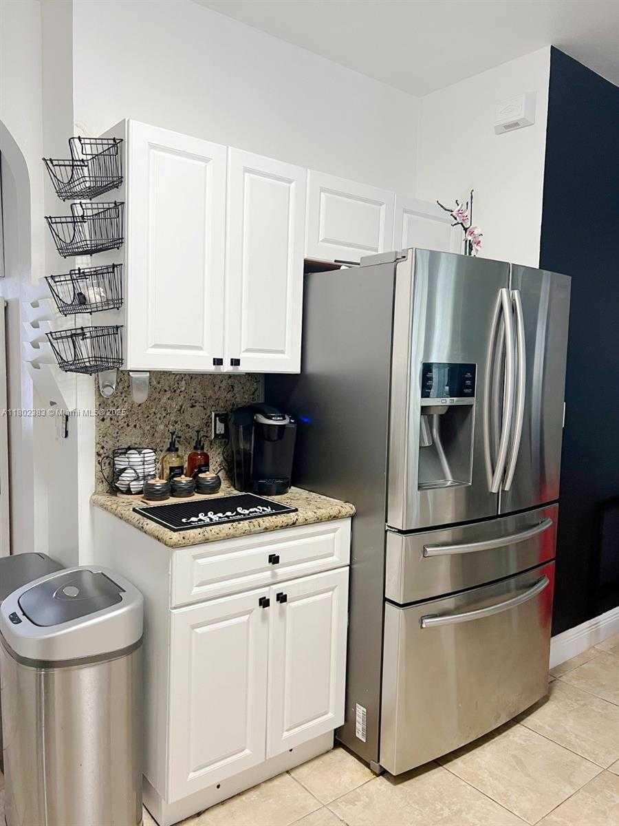 Small Image of 20124 SOUTH WEST 129TH PL #20124, Miami Number 10