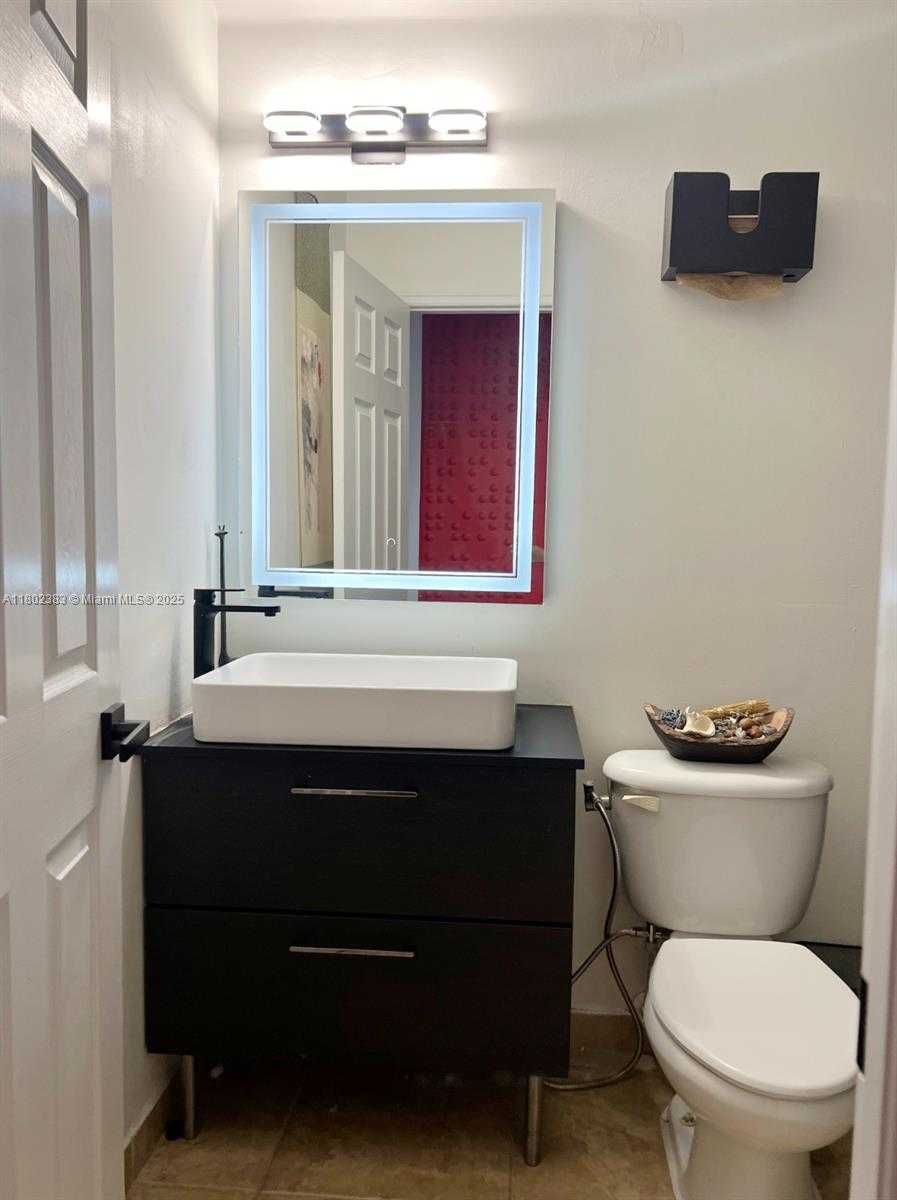 Small Image of 20124 SOUTH WEST 129TH PL #20124, Miami Number 12