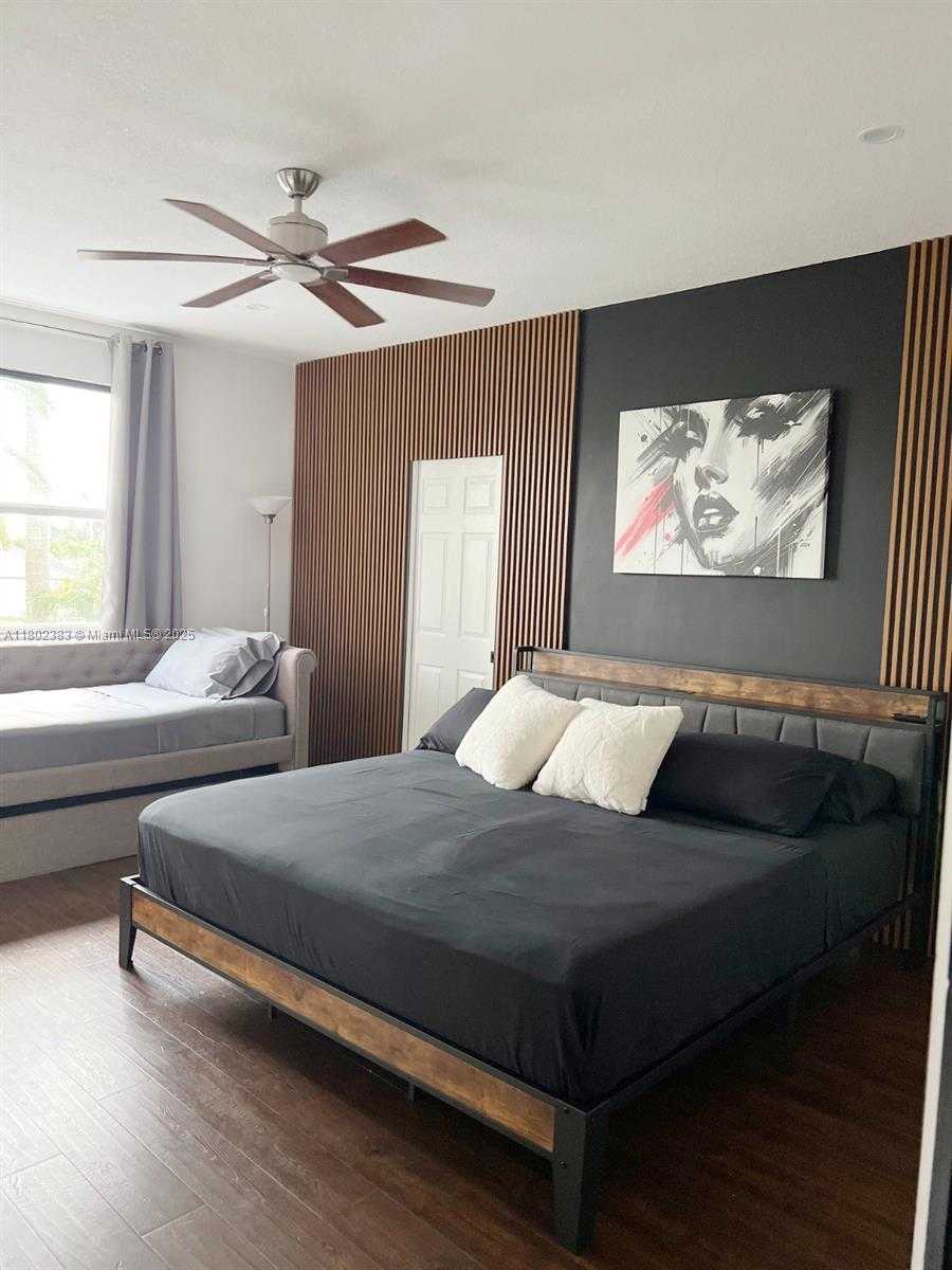 Small Image of 20124 SOUTH WEST 129TH PL #20124, Miami Number 25
