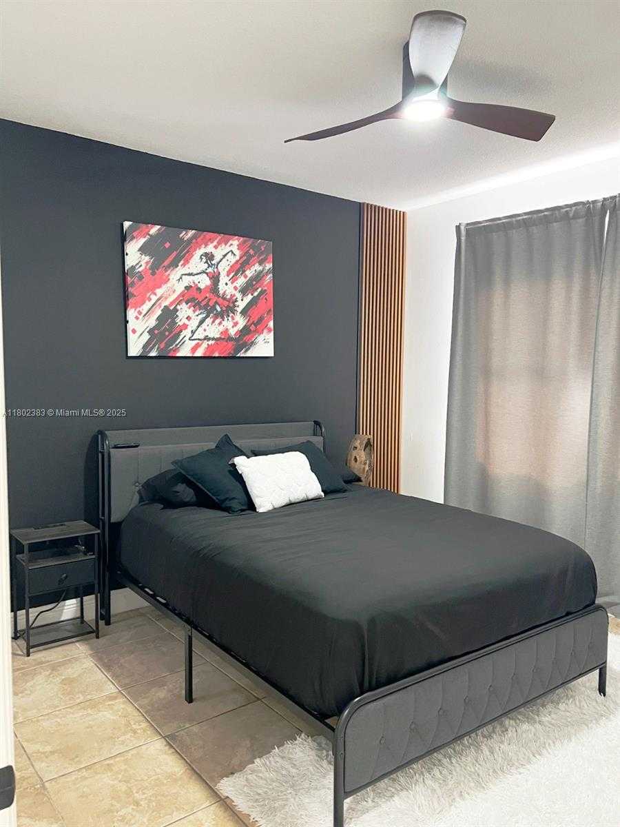 Small Image of 20124 SOUTH WEST 129TH PL #20124, Miami Number 29