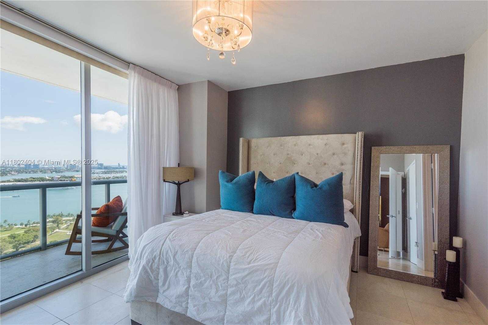 Small Image of 888 BISCAYNE BLVD #3911, Miami Number 3