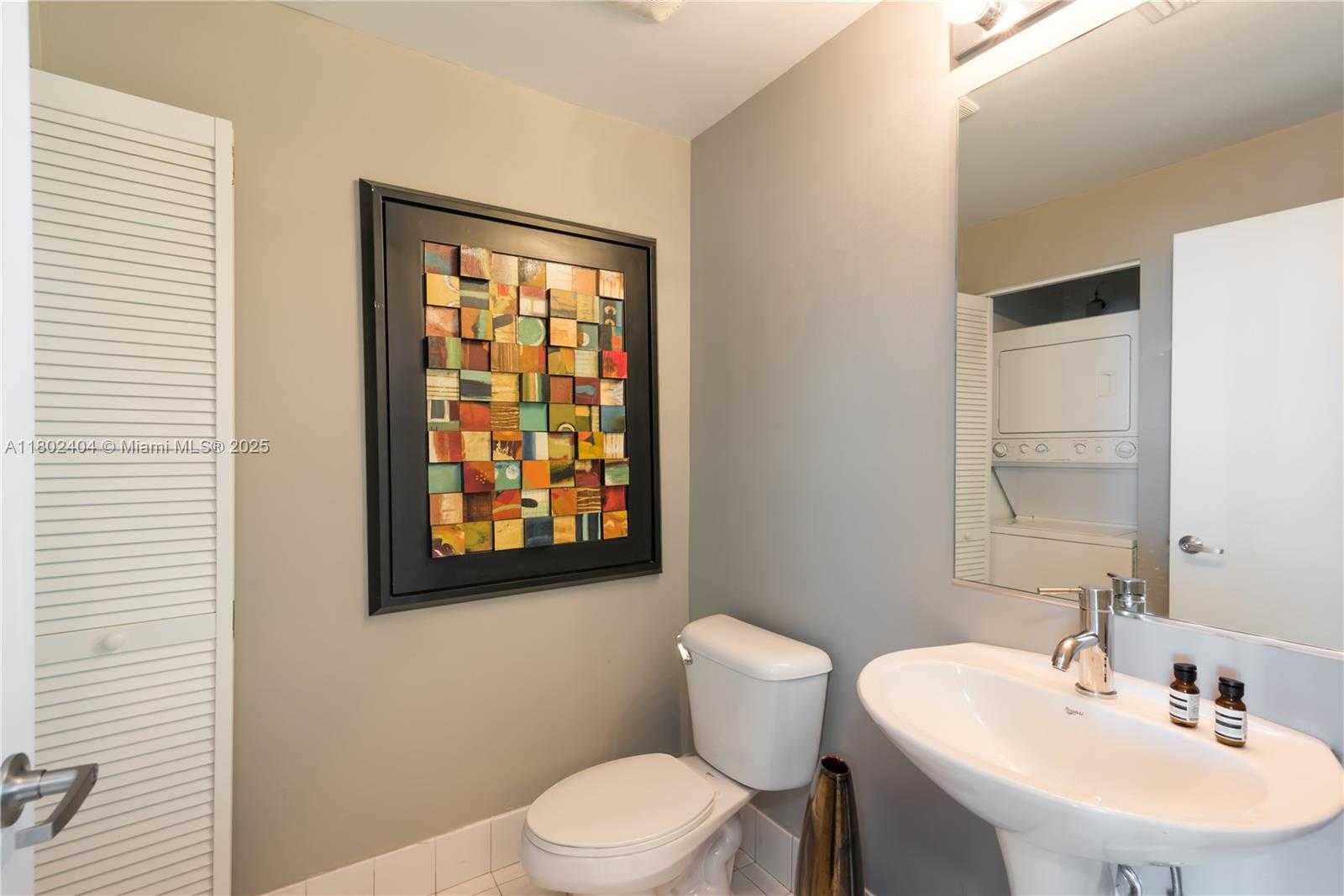 Small Image of 888 BISCAYNE BLVD #3911, Miami Number 7