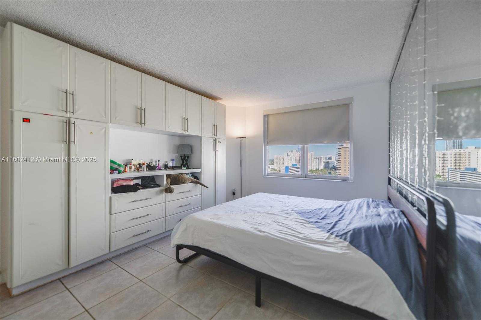 Small Image of 1980 SOUTH OCEAN DR #14M, Hallandale Beach Number 6