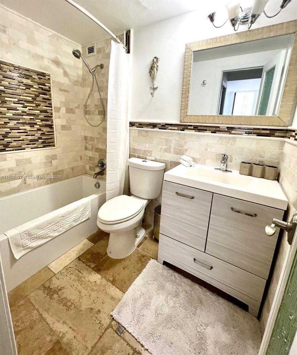 Small Image of 3505 SOUTH OCEAN DR #619, Hollywood Number 9