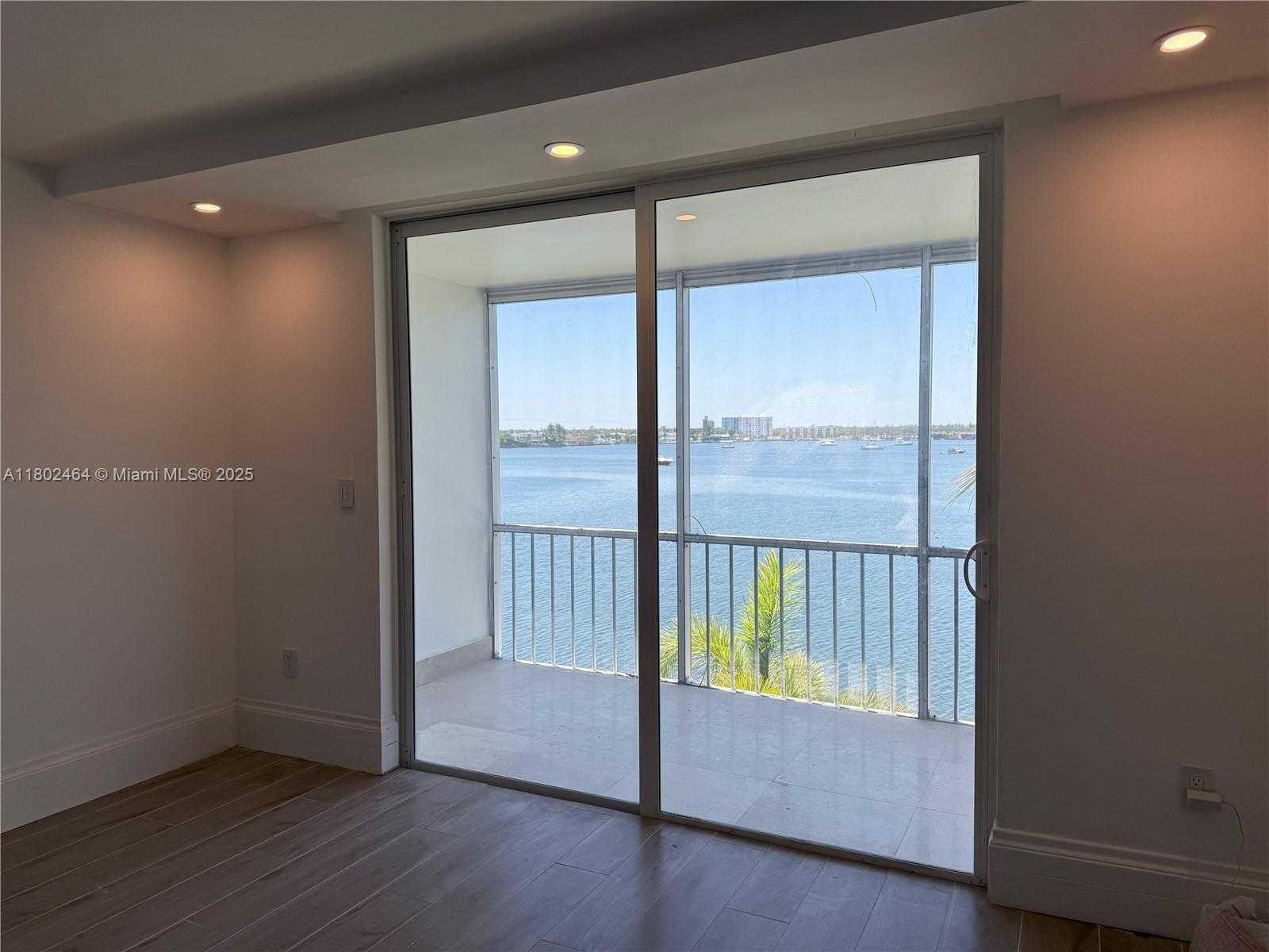 Small Image of 3000 MARCOS DR #P305, Aventura Number 6