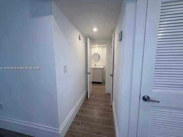 Small Image of 3000 MARCOS DR #P305, Aventura Number 8