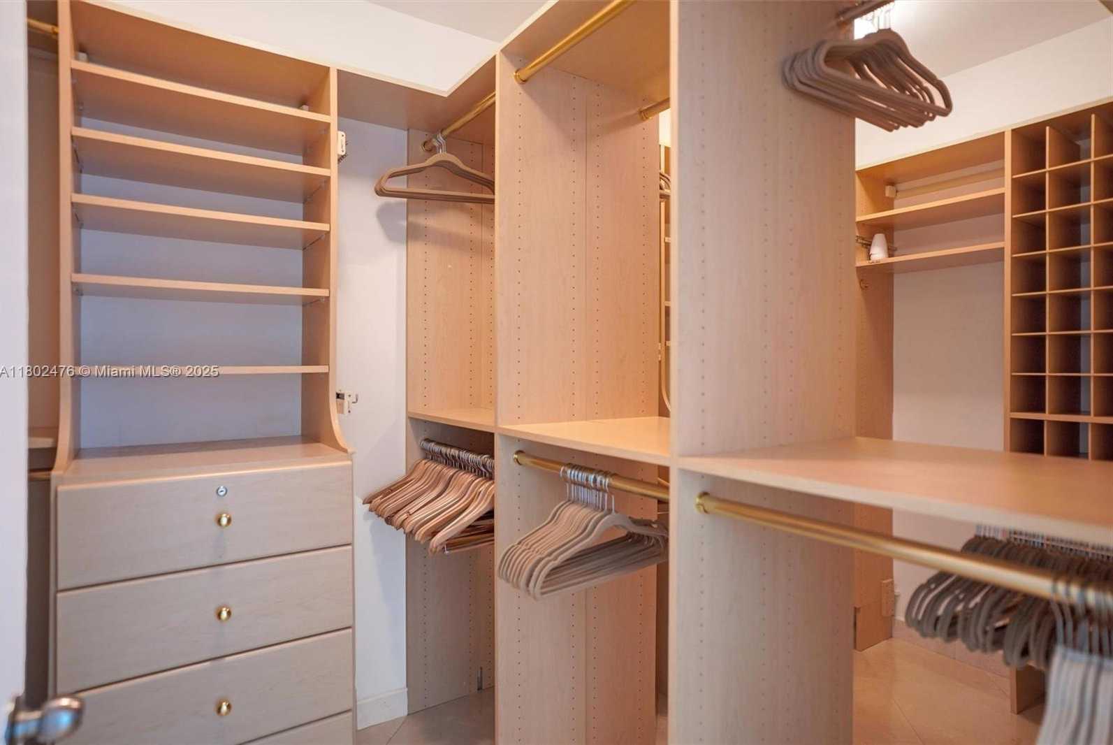 Small Image of 5025 COLLINS AVE #2107, Miami Beach Number 14