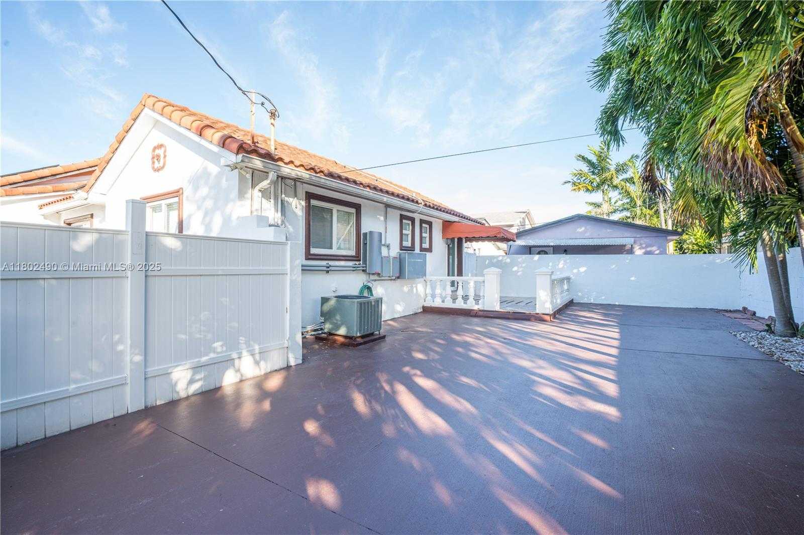 Small Image of 6695 SOUTH WEST 28TH ST #6695, Miami Number 13