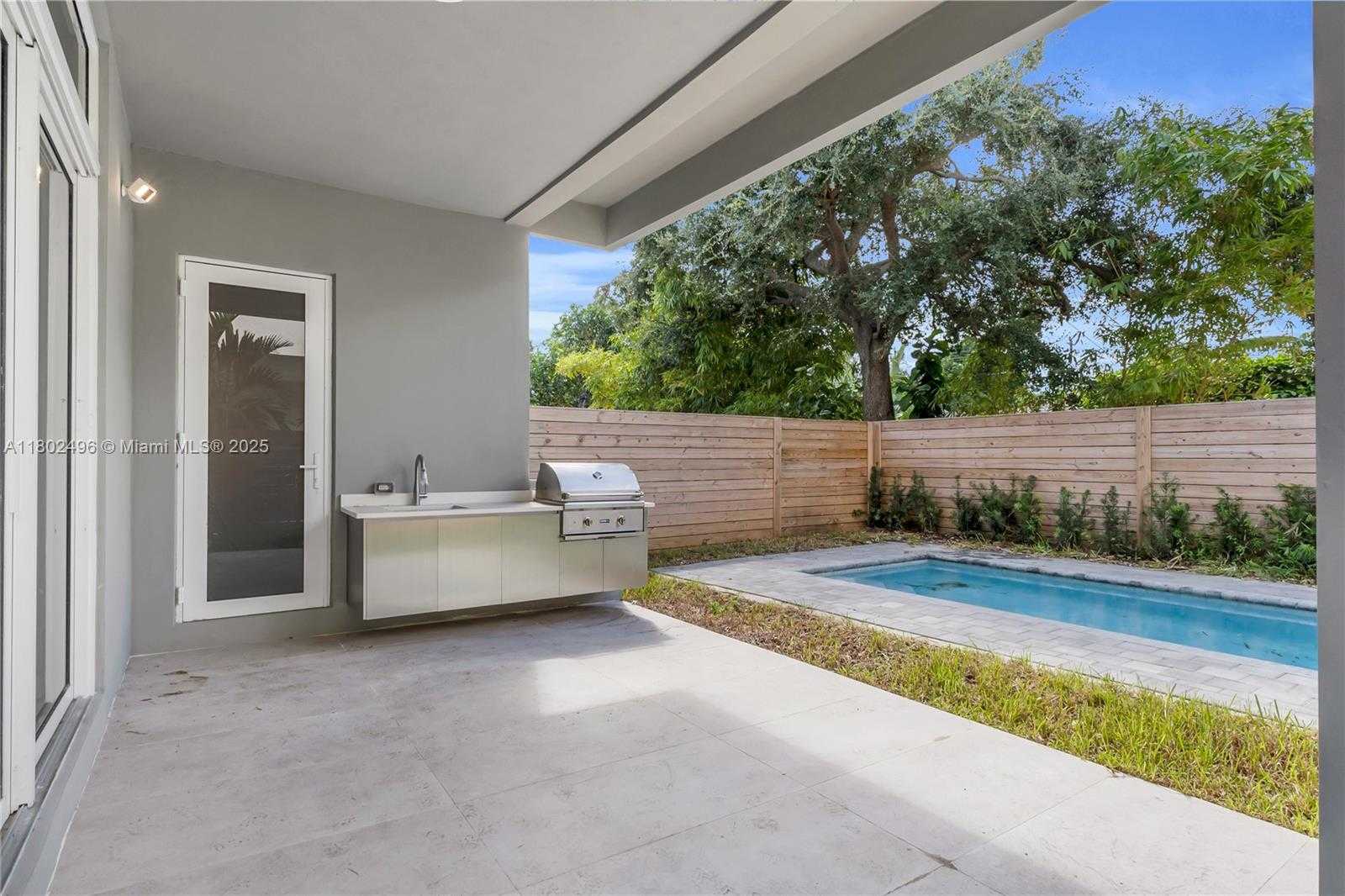 Small Image of 3120 CARTER ST #3120, Miami Number 10