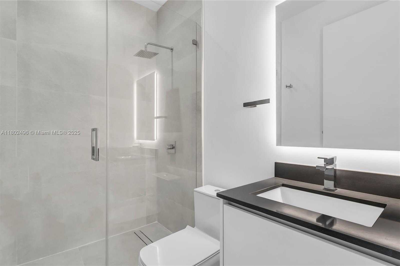 Small Image of 3120 CARTER ST #3120, Miami Number 14