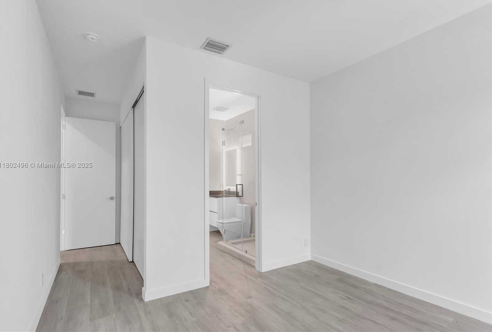 Small Image of 3120 CARTER ST #3120, Miami Number 16