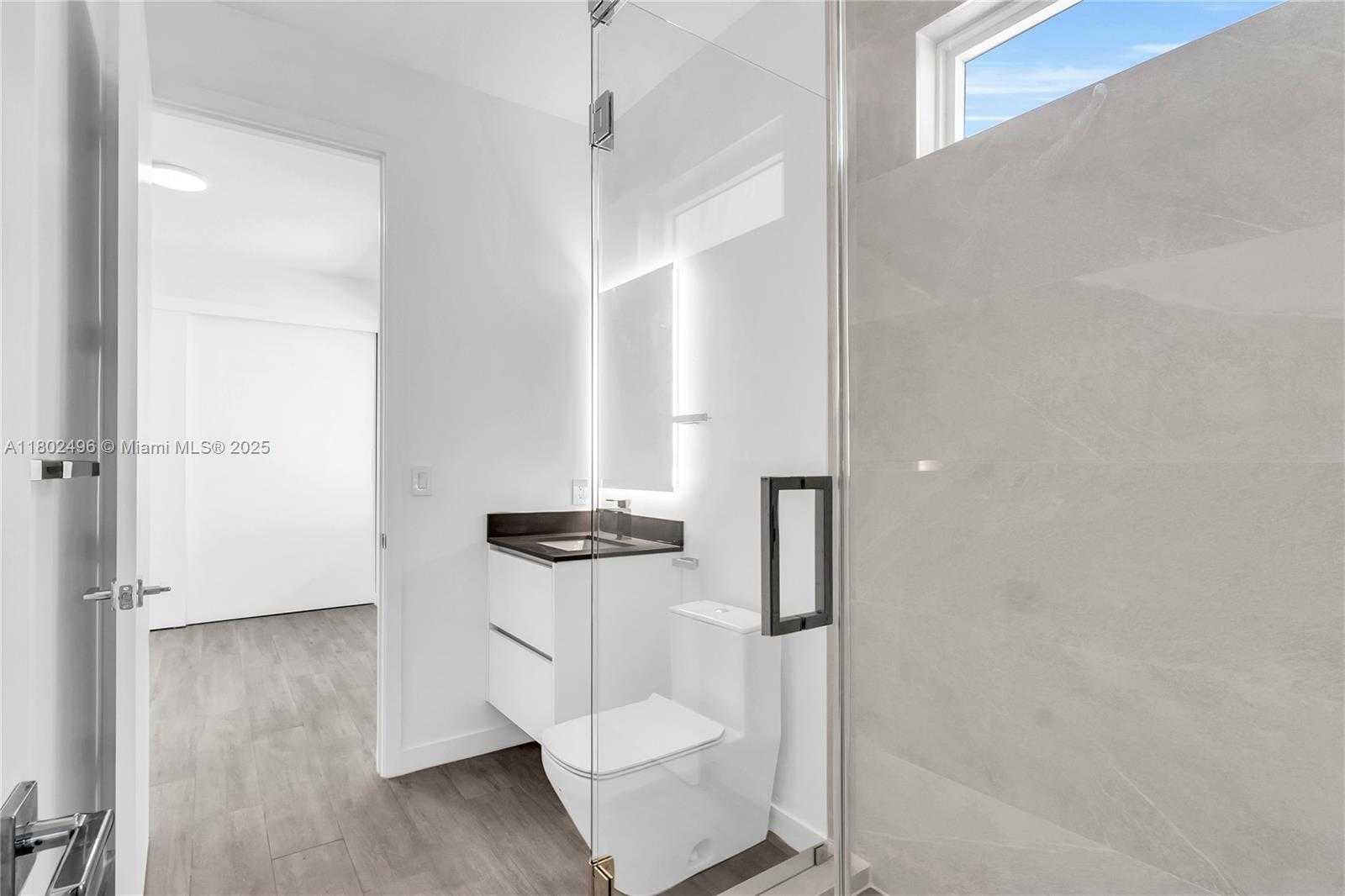 Small Image of 3120 CARTER ST #3120, Miami Number 17