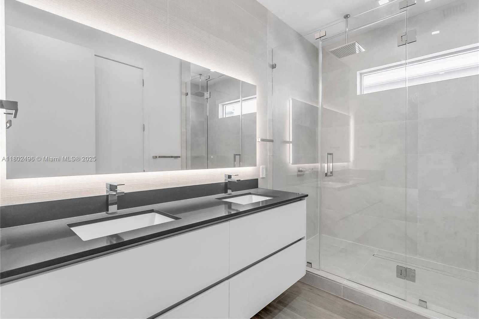 Small Image of 3120 CARTER ST #3120, Miami Number 19