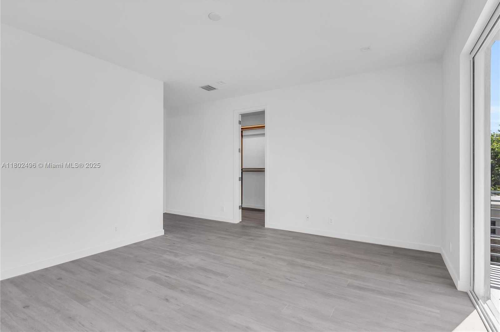 Small Image of 3120 CARTER ST #3120, Miami Number 20