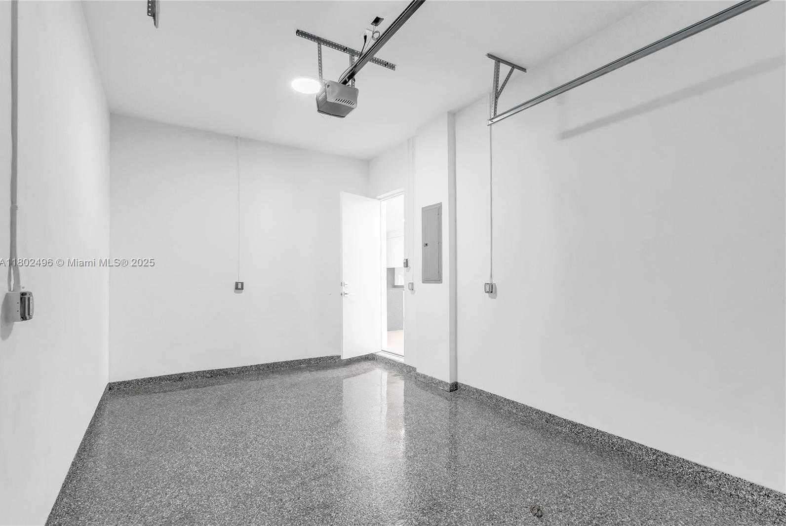 Small Image of 3120 CARTER ST #3120, Miami Number 25