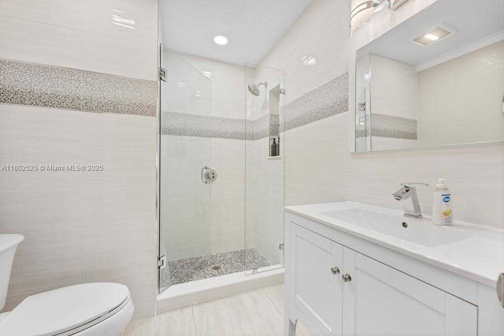 Small Image of 2128 DOCK ST, West Palm Beach Number 5