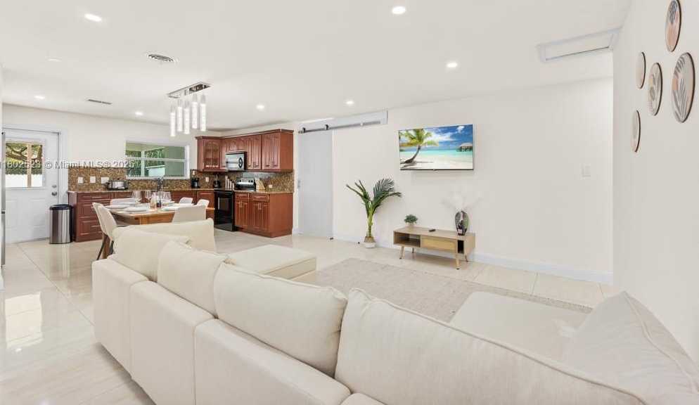Small Image of 2128 DOCK ST, West Palm Beach Number 8