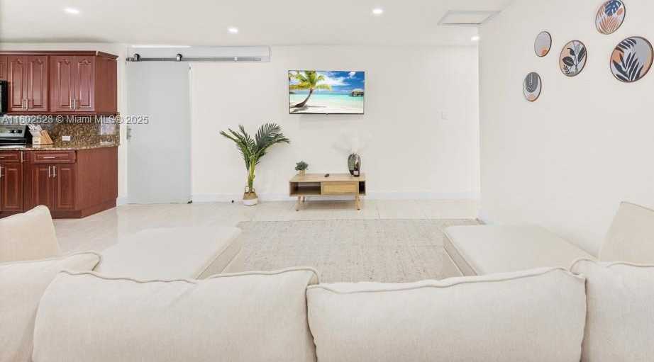 Small Image of 2128 DOCK ST, West Palm Beach Number 9