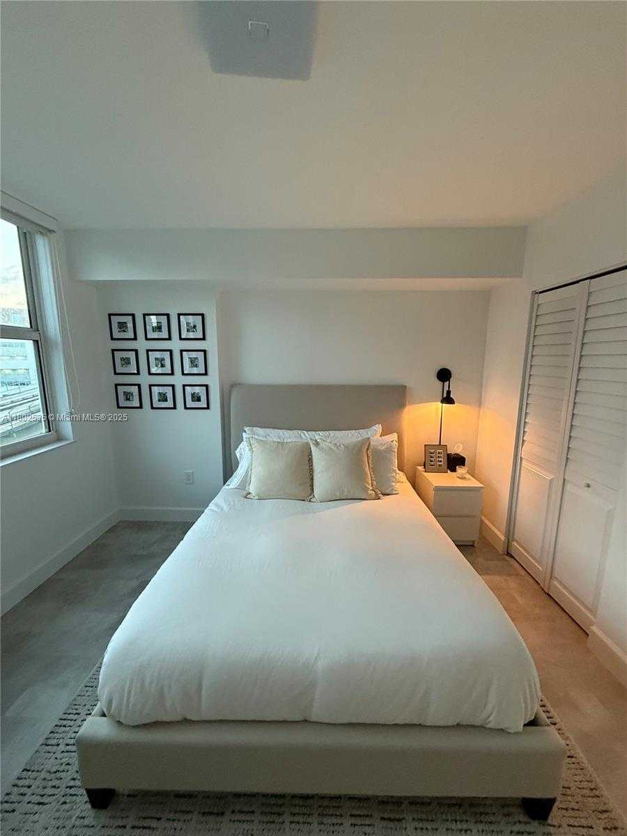 Small Image of 31 SOUTH EAST 5TH ST #907, Miami Number 18