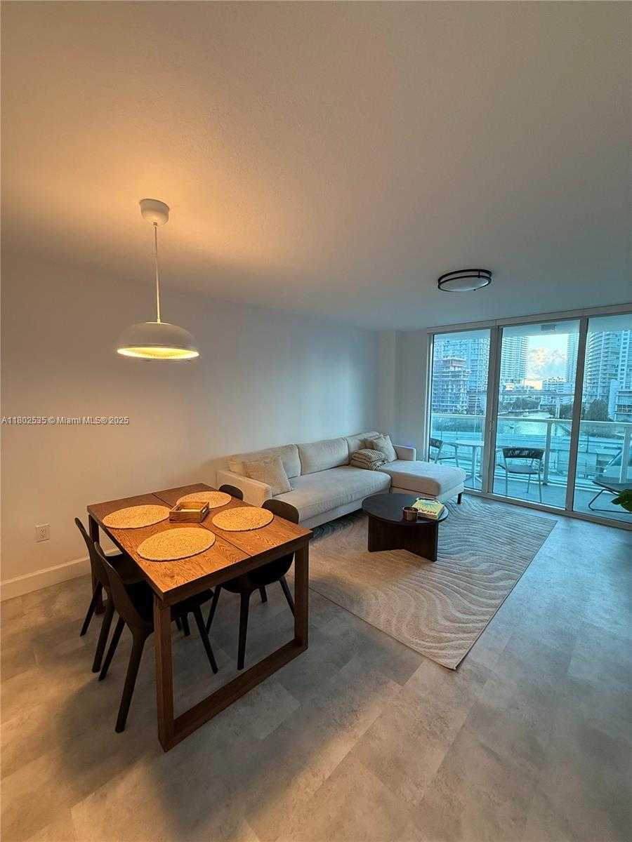 Small Image of 31 SOUTH EAST 5TH ST #907, Miami Number 5