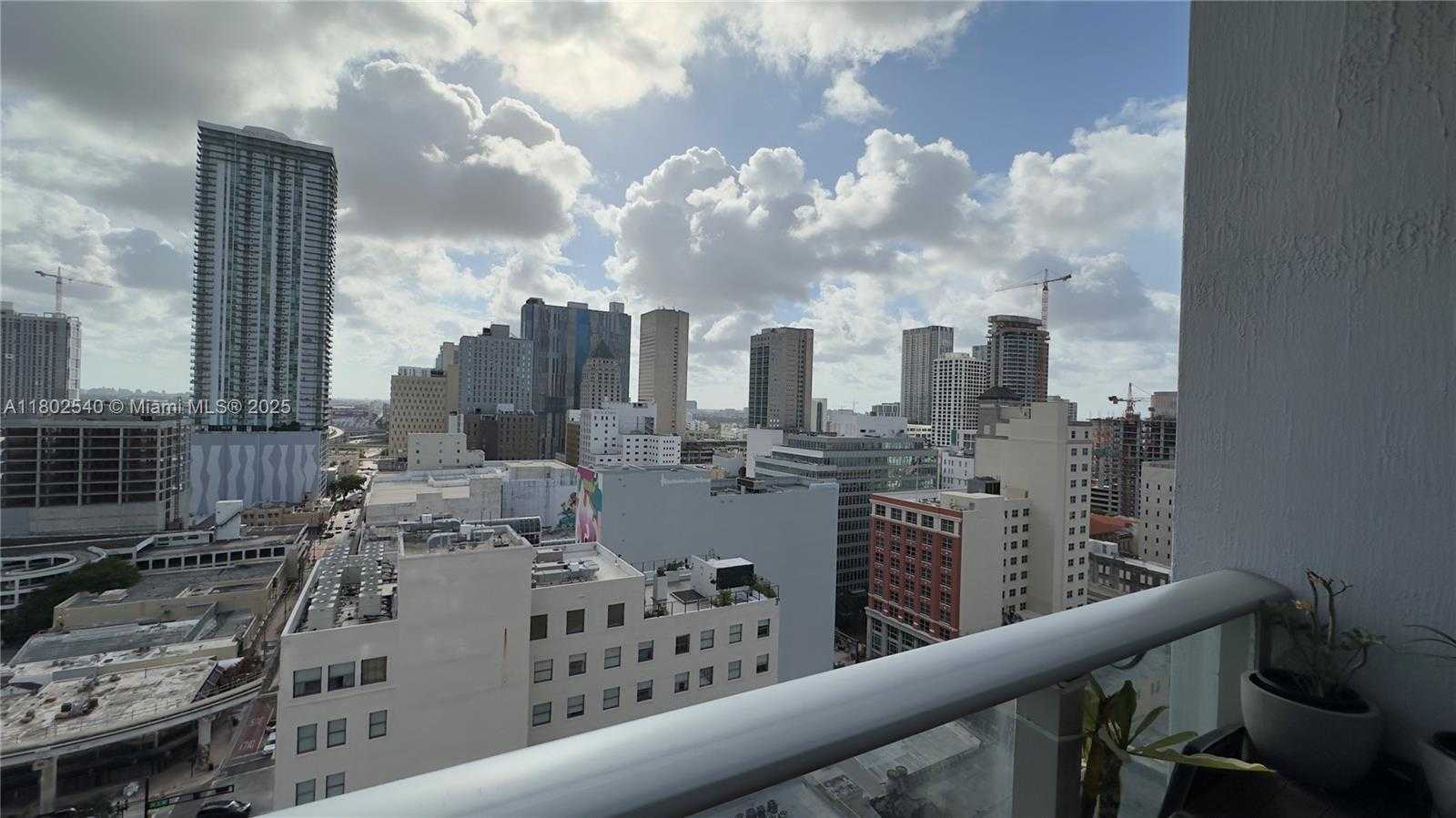 Small Image of 151 SOUTH EAST 1ST ST #1711, Miami Number 16