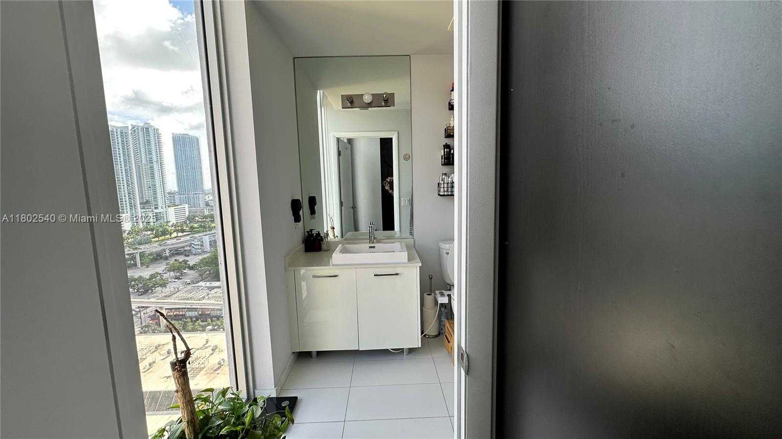 Small Image of 151 SOUTH EAST 1ST ST #1711, Miami Number 29