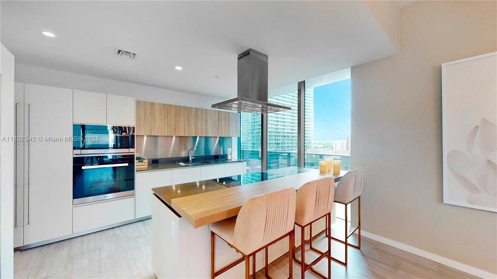 Small Image of 1000 BRICKELL PLZ #TH1812, Miami Number 5