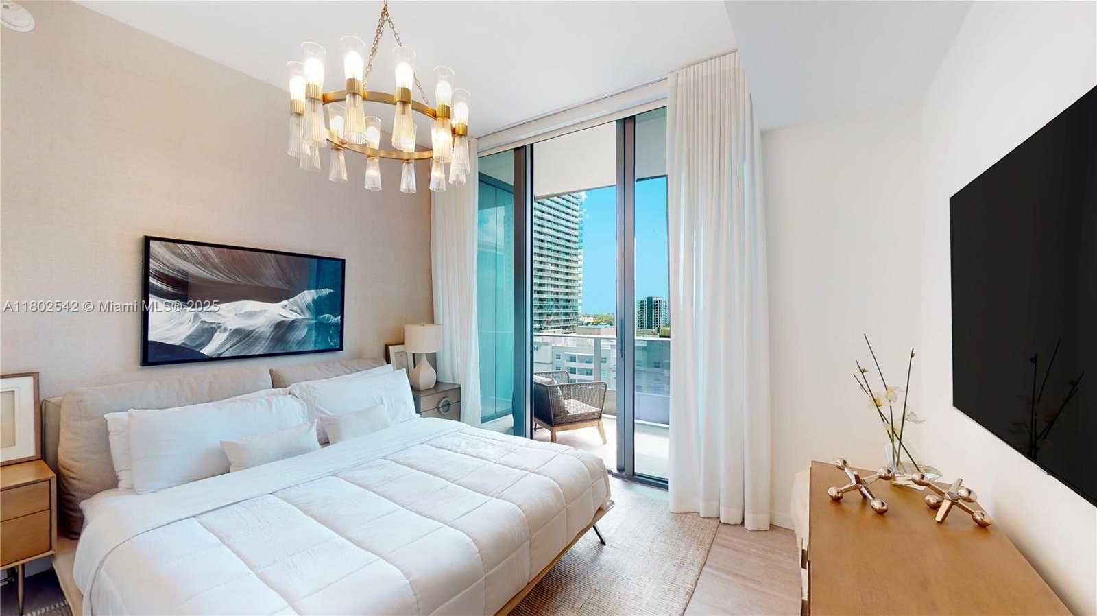 Small Image of 1000 BRICKELL PLZ #TH1812, Miami Number 7