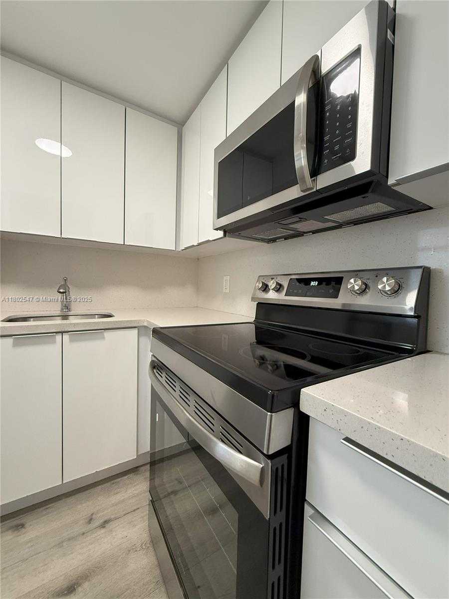 Small Image of 3100 WEST FLAGLER ST #104, Miami Number 7