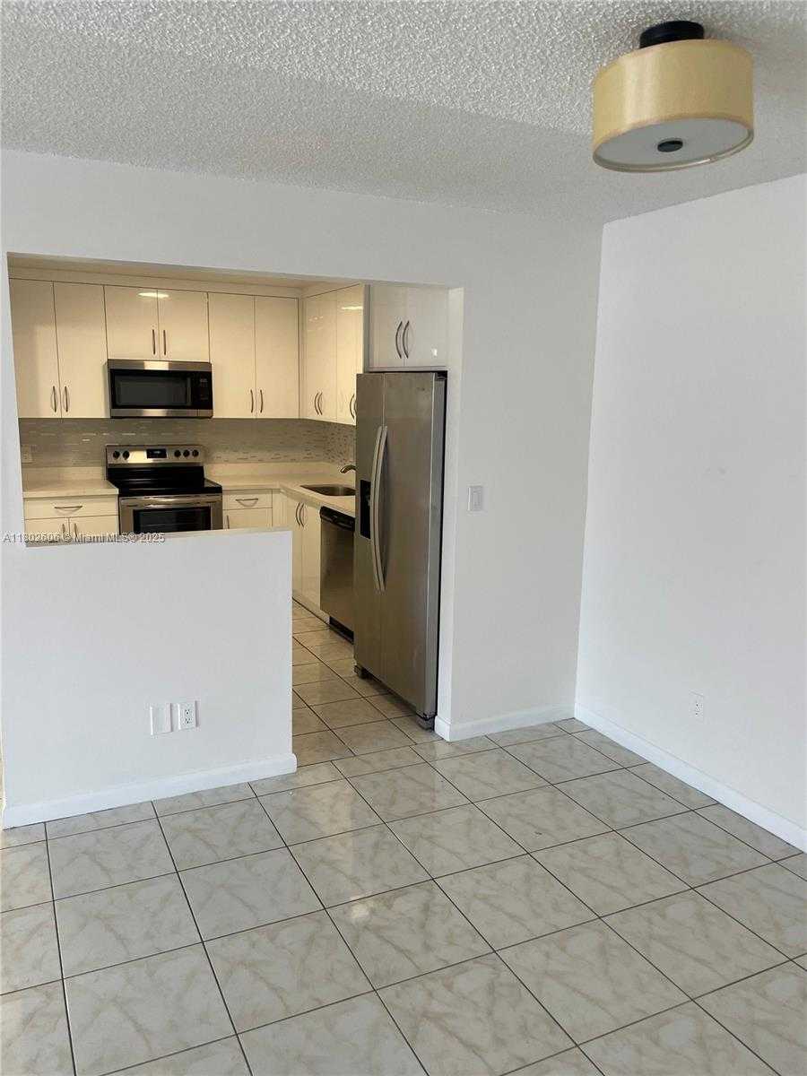 Small Image of 13726 SOUTH WEST 90TH AVE #12, Miami Number 7