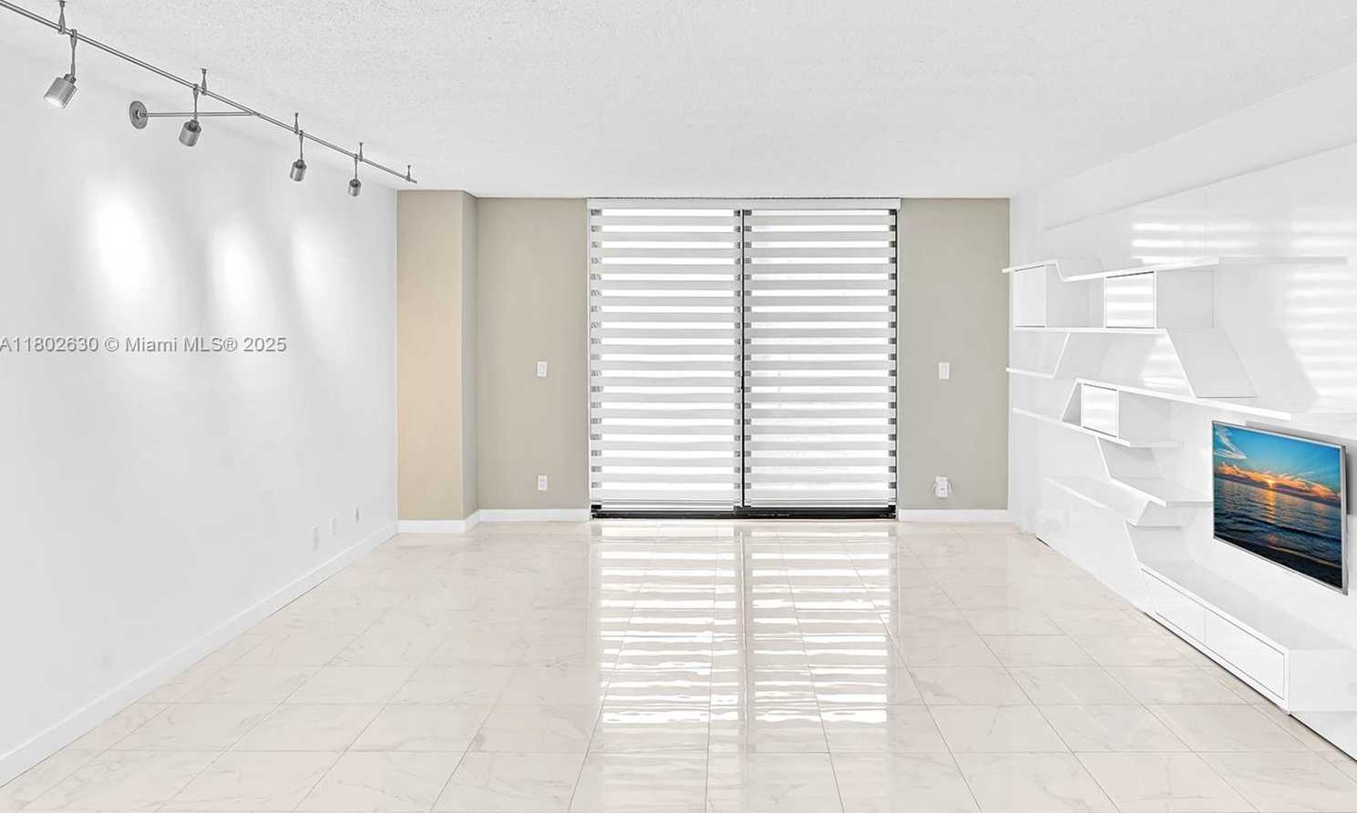 Small Image of 2500 PARKVIEW DR #1219, Hallandale Beach Number 13
